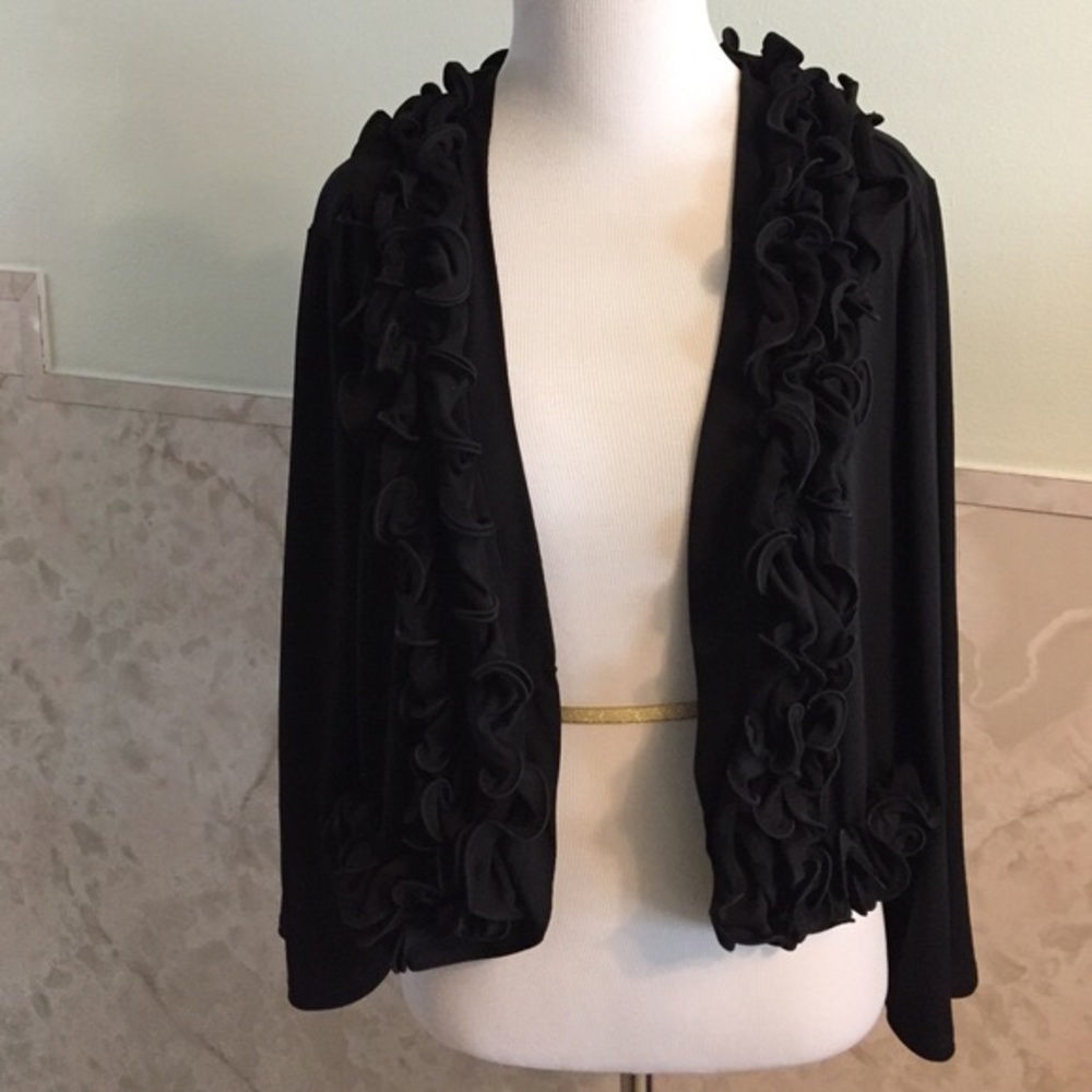Black ruffled waist jacket 2X